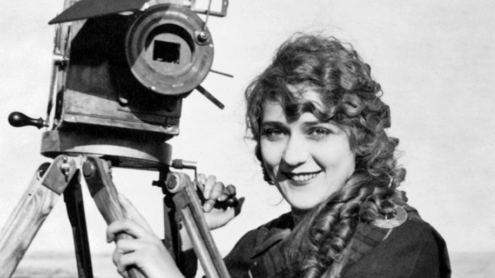 первая женщина режиссер