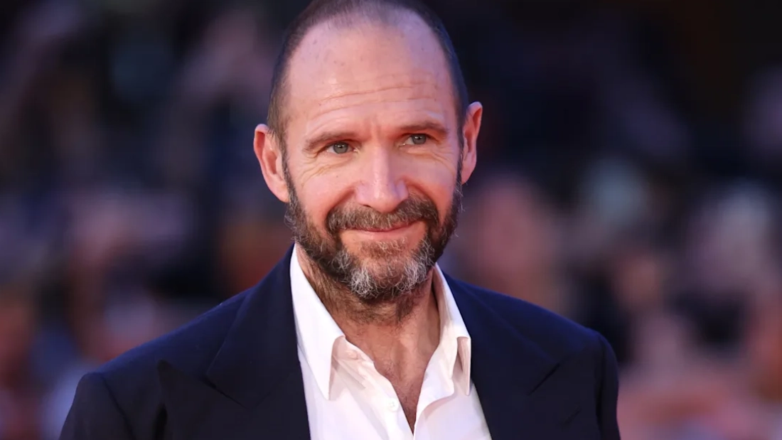 кто озвучивал волан де морта