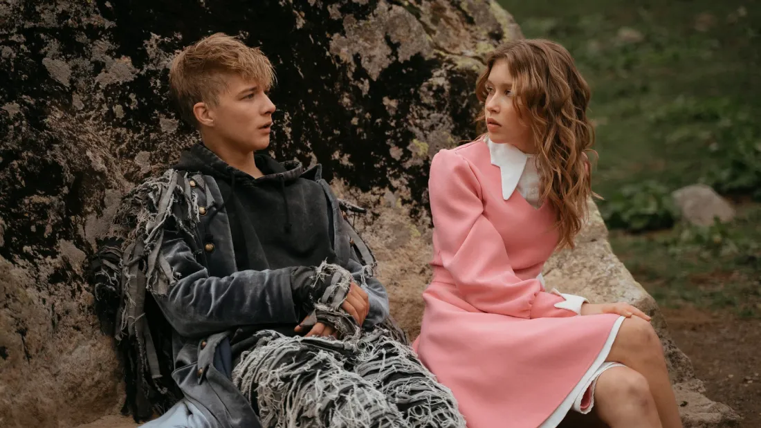 смысл фильма алиса в стране чудес 2025