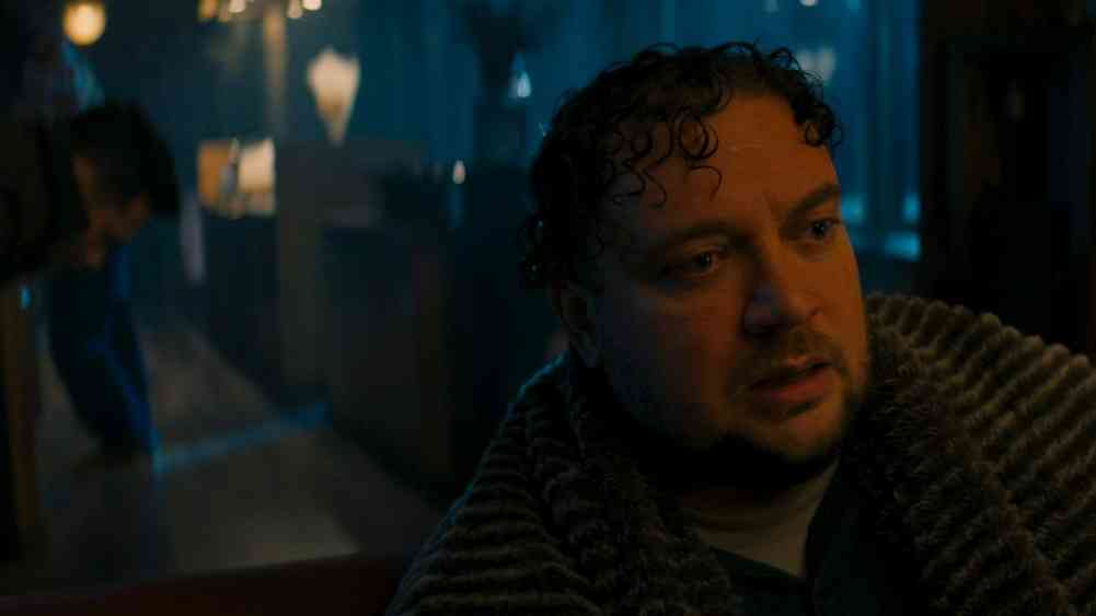 смысл фильма голосовой помощник 2025